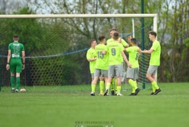 07.04.2024 DąbrówkaA-klasa, 16 kolejka Pogoń II Mogilno 3:2 Czarni Wierzchosławice Foto: Grzegorz Gębala