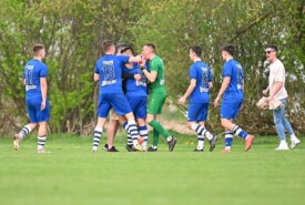 07.04.2024 DąbrówkaA-klasa, 16 kolejka Pogoń II Mogilno 3:2 Czarni Wierzchosławice Foto: Grzegorz Gębala