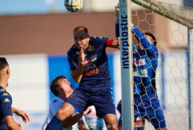19.10.2024 Mogilno IV liga 2024/2025 13 kolejka Pogoń Mogilno 2:1 Kujawiak KowalFoto: Grzegorz Gębala