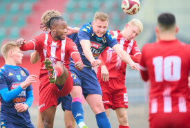 09.11.2024 Bydgoszcz IV liga16 kolejka 2024/2025Polonia Bydgoszcz 1:7 Pogoń MogilnoFoto: Grzegorz Gębala