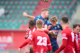 09.11.2024 Bydgoszcz IV liga16 kolejka 2024/2025Polonia Bydgoszcz 1:7 Pogoń MogilnoFoto: Grzegorz Gębala
