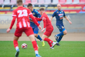 09.11.2024 Bydgoszcz IV liga16 kolejka 2024/2025Polonia Bydgoszcz 1:7 Pogoń MogilnoFoto: Grzegorz Gębala