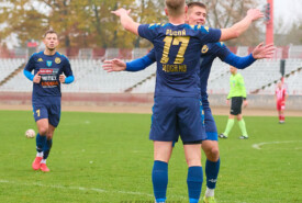 09.11.2024 Bydgoszcz IV liga16 kolejka 2024/2025Polonia Bydgoszcz 1:7 Pogoń MogilnoFoto: Grzegorz Gębala