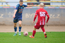 09.11.2024 Bydgoszcz IV liga16 kolejka 2024/2025Polonia Bydgoszcz 1:7 Pogoń MogilnoFoto: Grzegorz Gębala